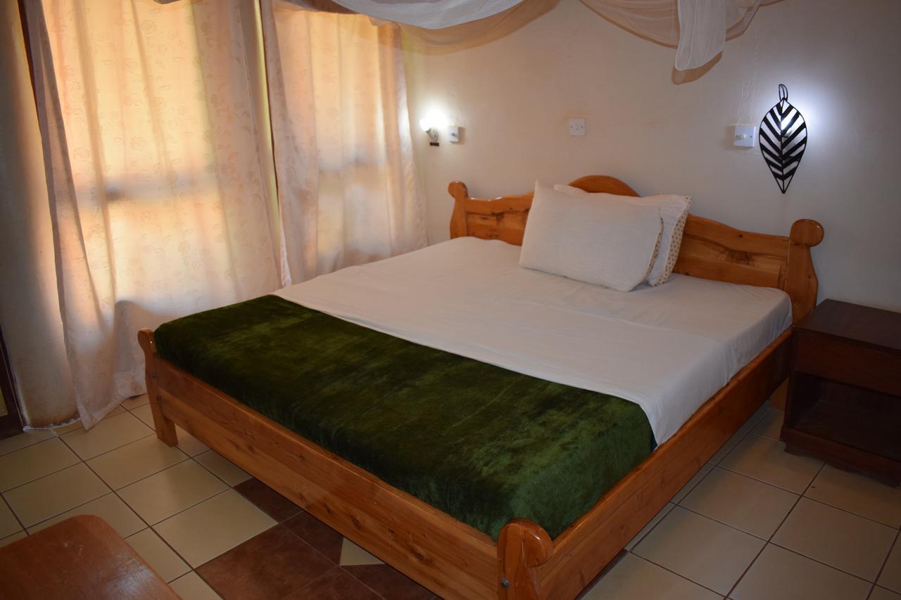 Ngorongoro Lodge Карату Экстерьер фото